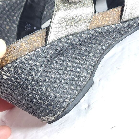 Taos Women's US8 Metallic Silver Leather Rhinestone Wedge Strappy Slide Sandals - Picture 16 of 16